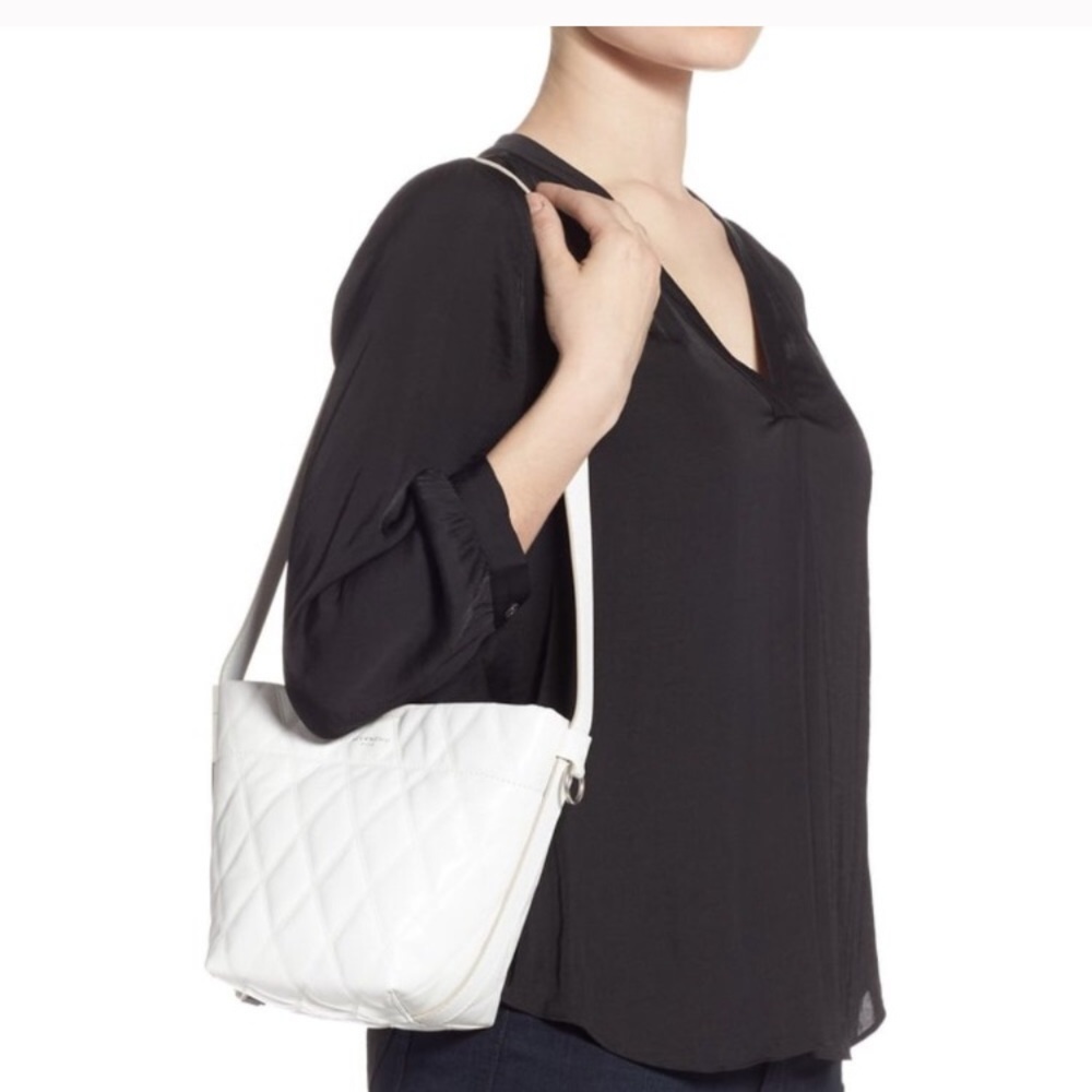 GIVENCHY WHITE LEATHER BUCKET BAG QUILTED NEW